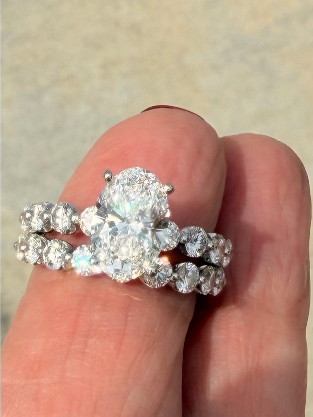 Brilliant oval 2ct lab w/ natural diamonds/ wht gold/3.97 total ct weight